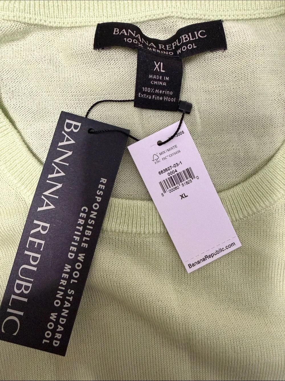 Banana Republic Men's Pale Yellow Crewneck Sweater - NWT